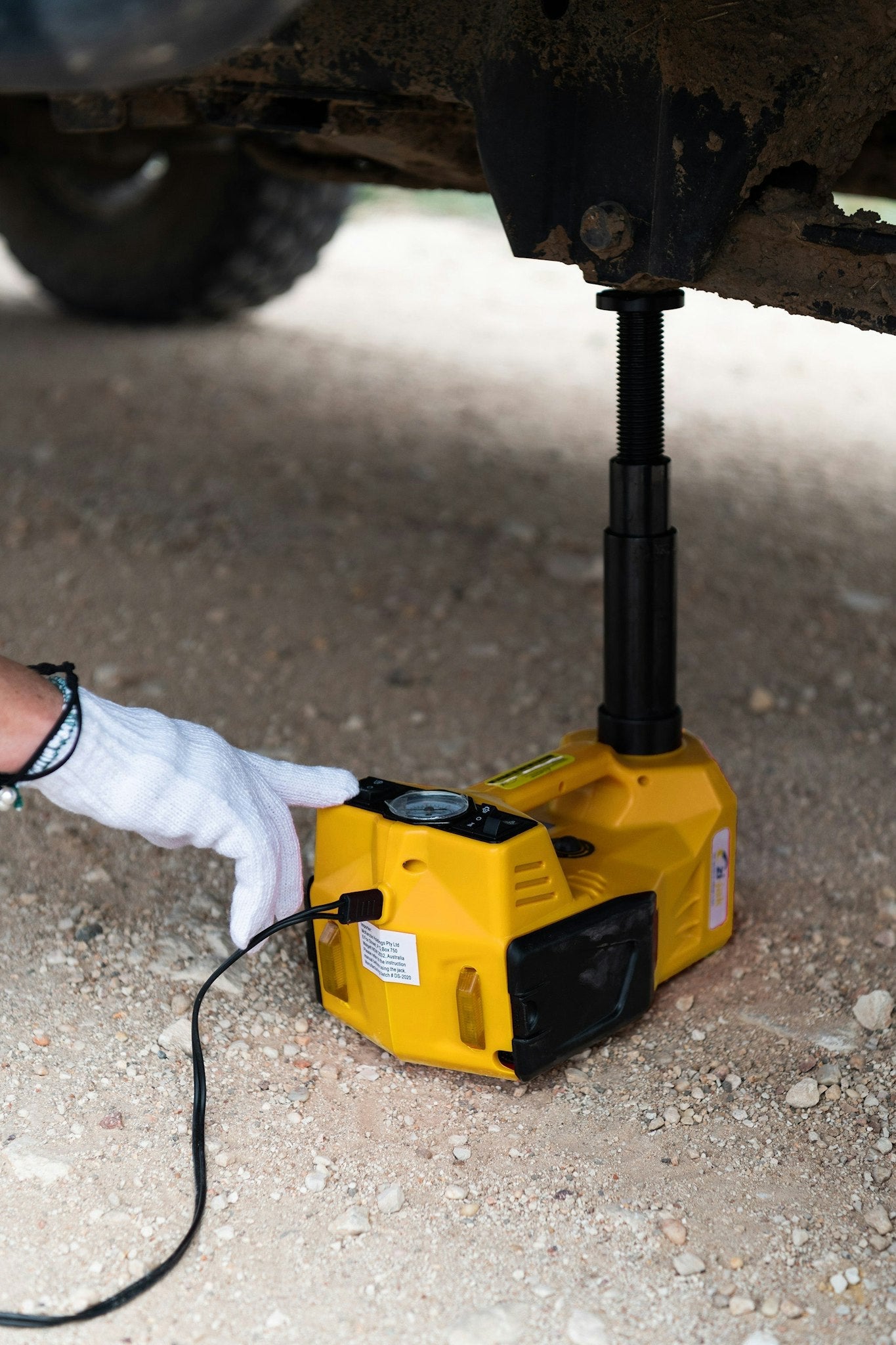 Ezijak - the easy to use tyre changing toolkit