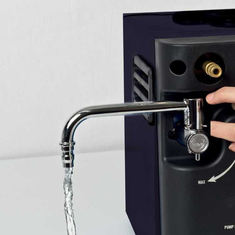 Companion Aquacube 12V Digital Shower