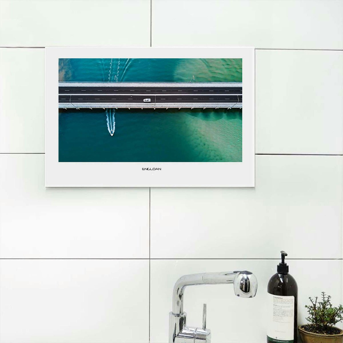 ENGLAON 24″ Full HD LED Android Smart IP65 Waterproof TV Mirror finish for Bathroom Kitchen Pool Spa Home