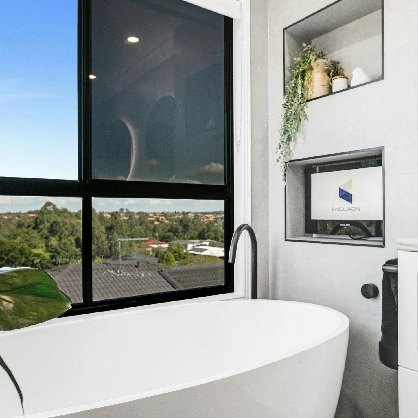 ENGLAON 32″ Full HD LED Android Smart IP65 Waterproof TV Mirror finish for Bathroom Kitchen Pool Spa Home